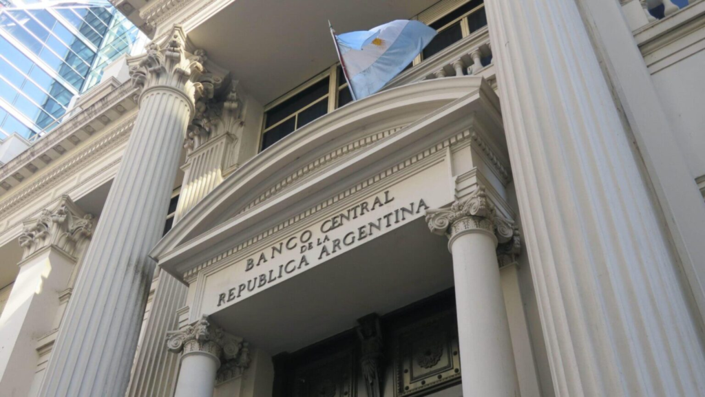 Argentina negocia con el FMI